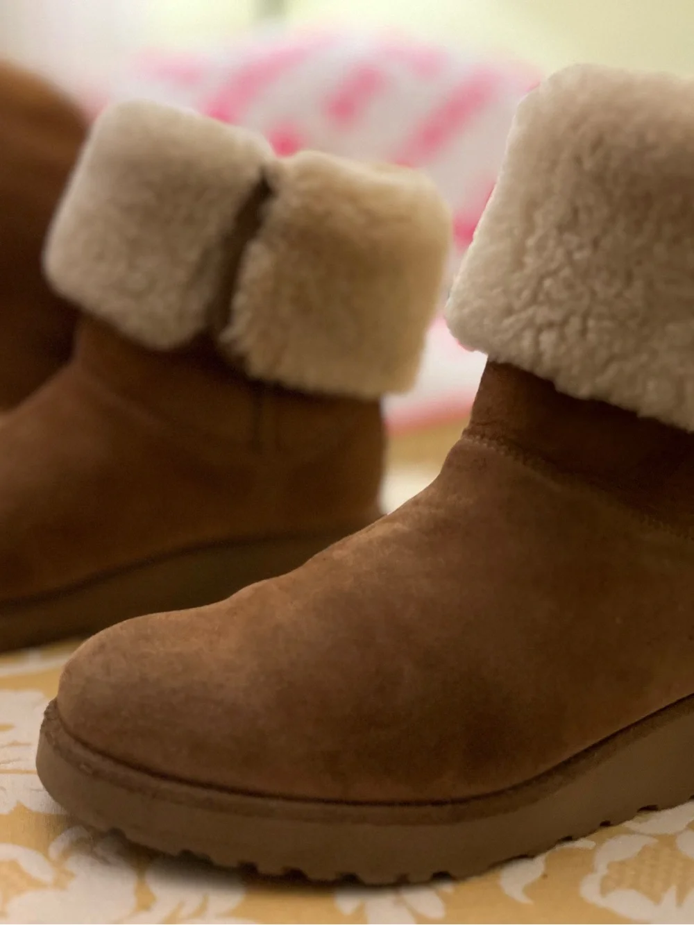 UGG Australia Amie Chestnut Suede Wedge Shearling Boots Size 9